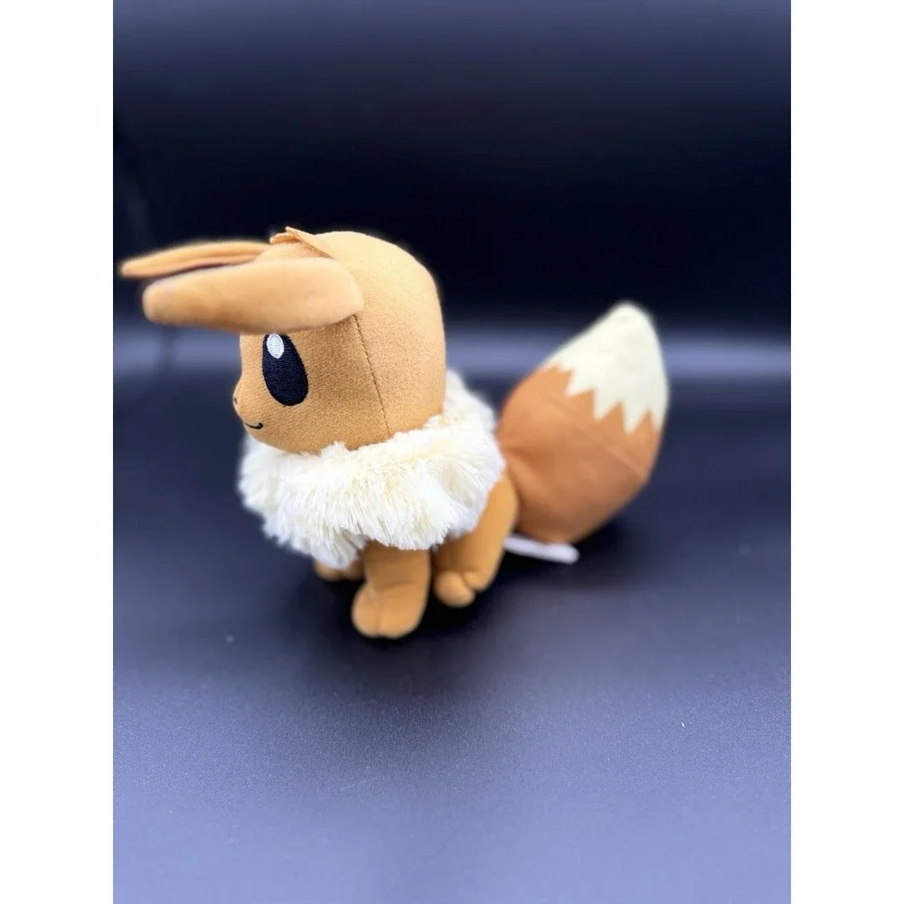 Pokémon Toy Factory Eevee Character Plush 2021 – Sitting – 7” x 8” x 5” – EUC